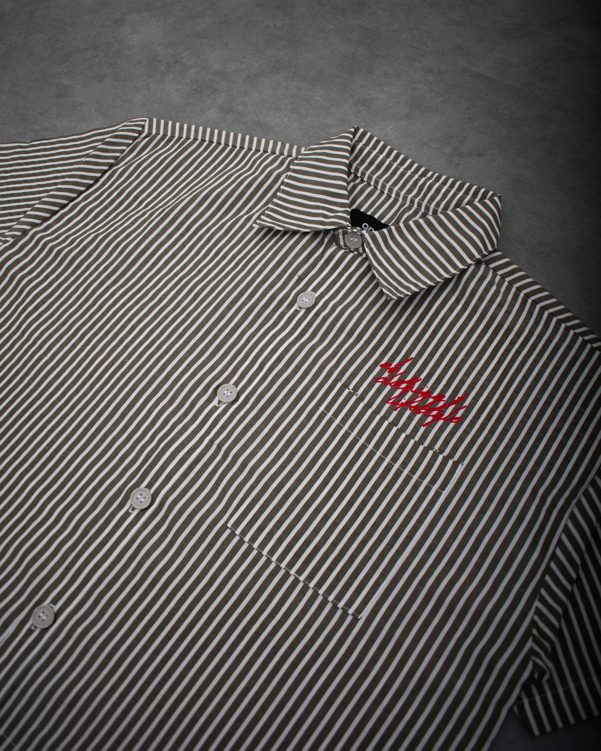 cropped polo shirt | button-down | drop shoulder | box fit | retro striped | vintage cambric | olive